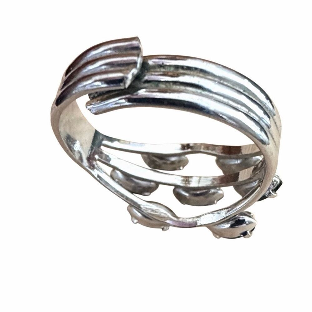Sarah Coventry Vintage Green Glass Triple Row Adjustable Ring - Picture 10 of 11
